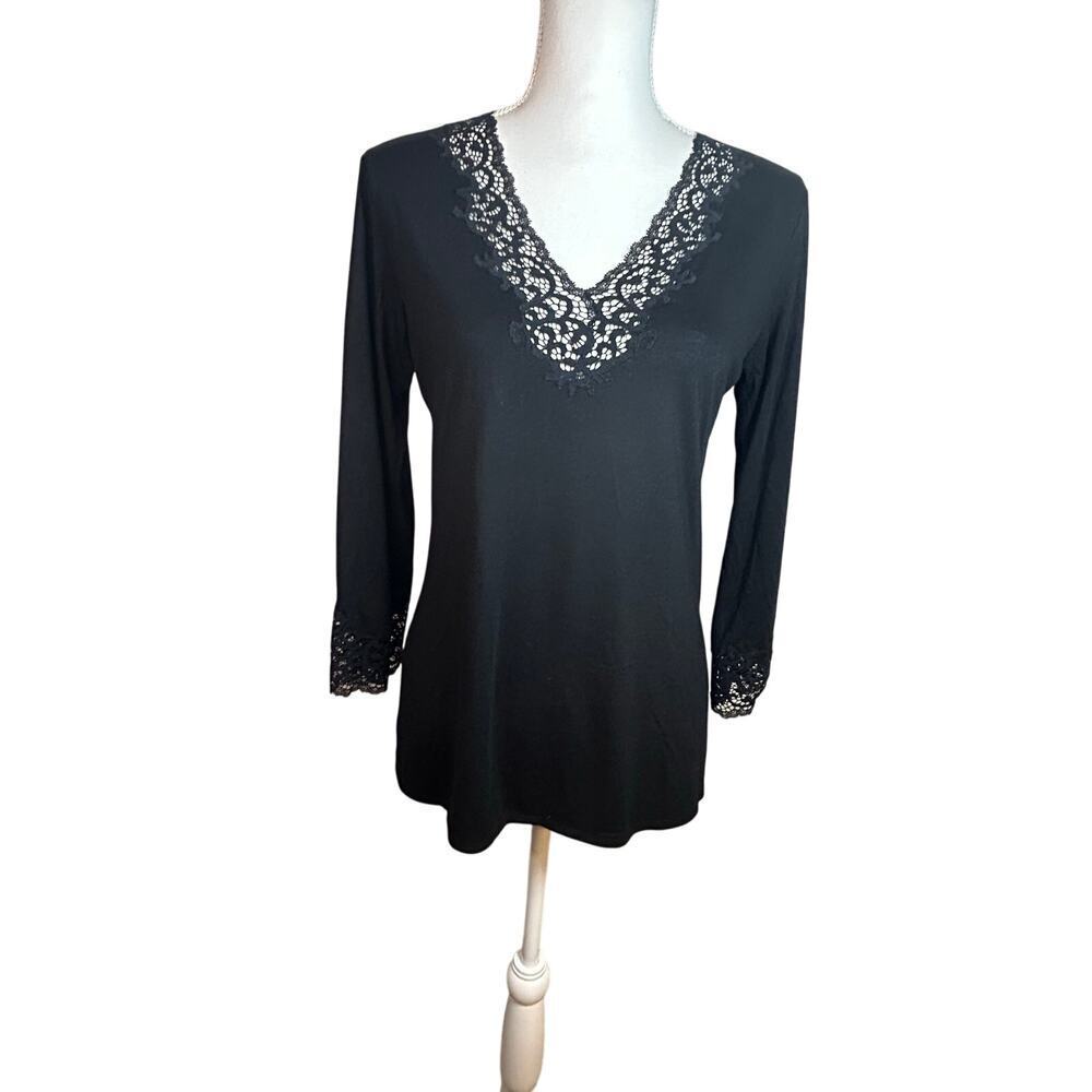 Natori black lace v-neck 3/4 sleeve loungewear top size S